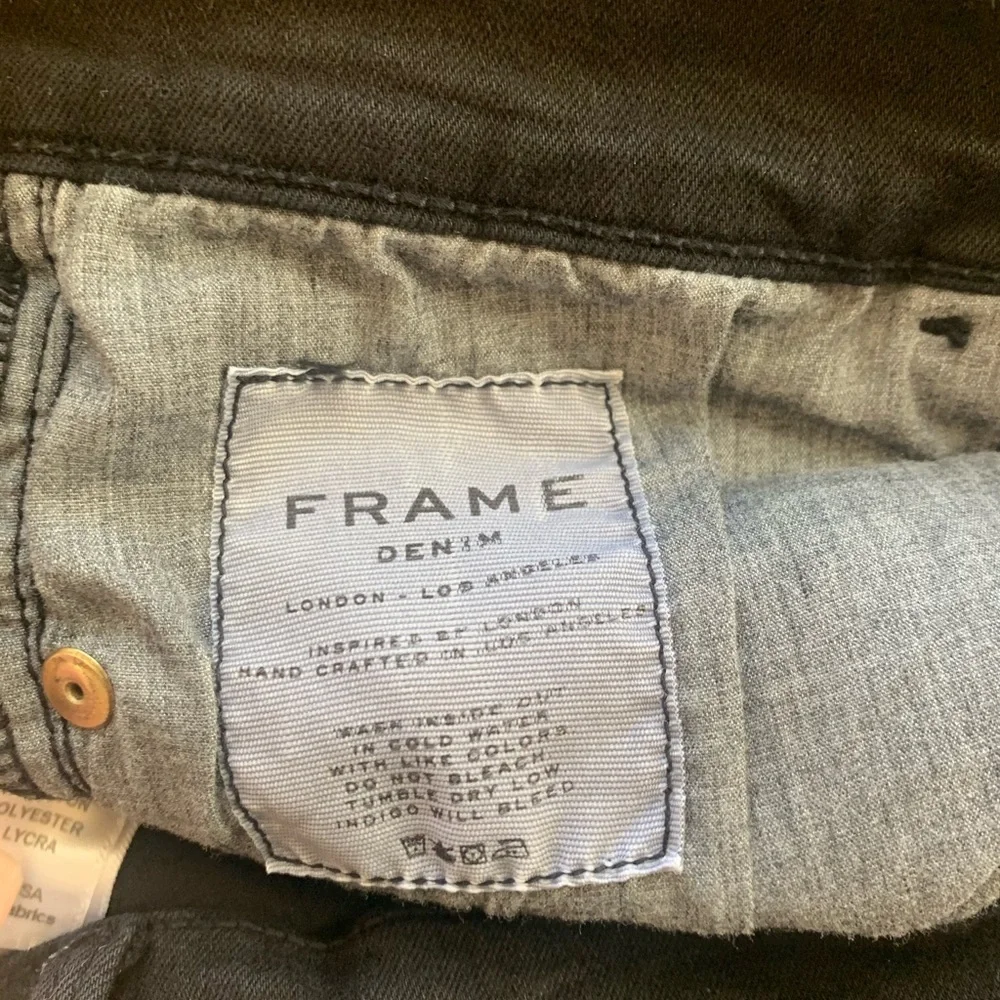 Frame Denim Le Skinny de Jeanne Black Jean 25
